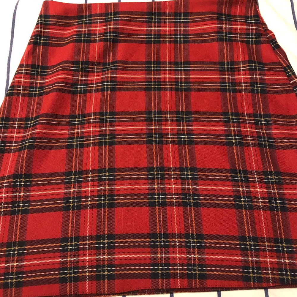 A-line checkered red short skirt, size UK 10/US6.